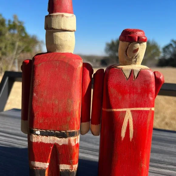 Wolf Creek Folk Art Santa & Mrs Claus Figure Hand Carved & Painted Wood - Picture 13 of 15